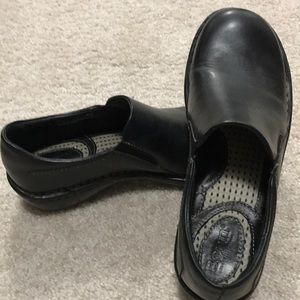 Born shoes Size 6 1/2,